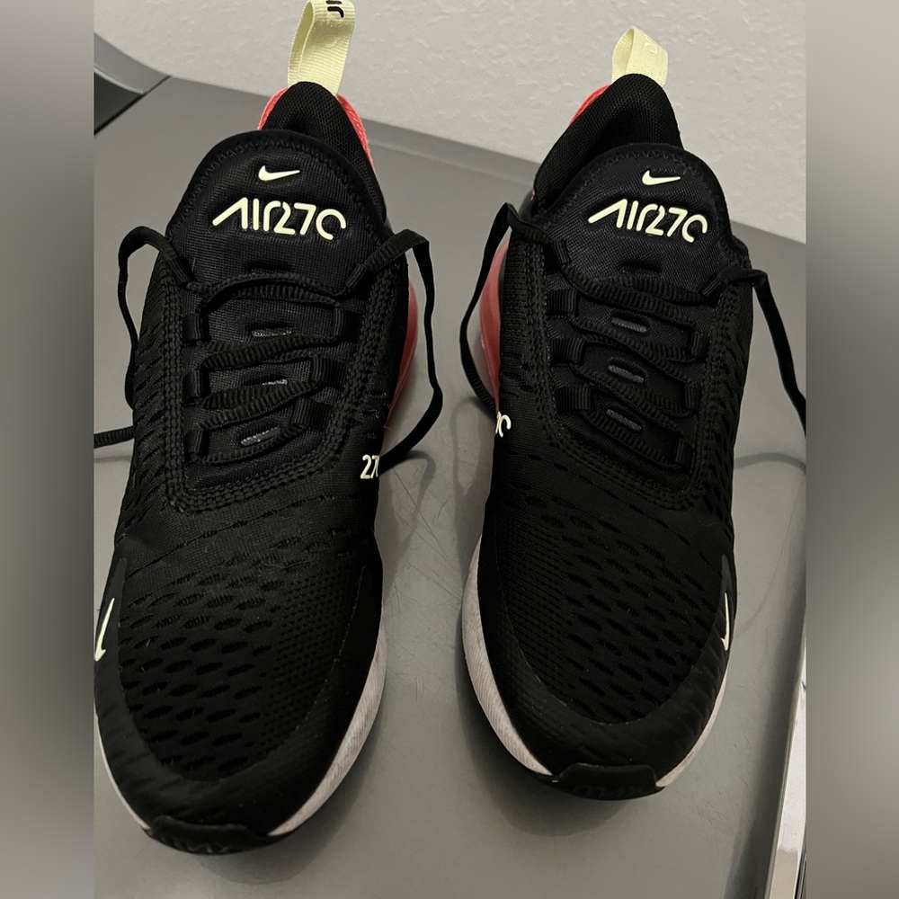 Nike 270